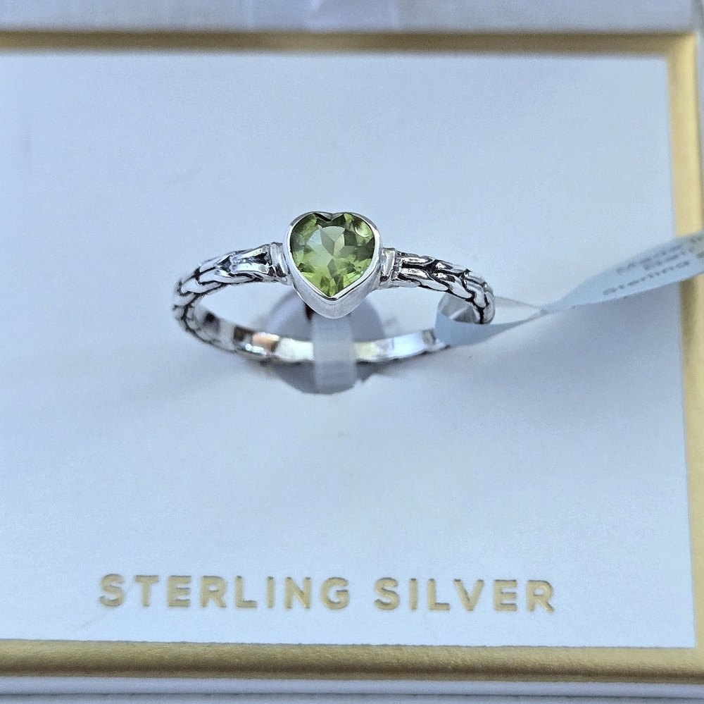 Annika Witt Dainty Peridot Heart💚 Ring💍 - NIB - Picture 16 of 16